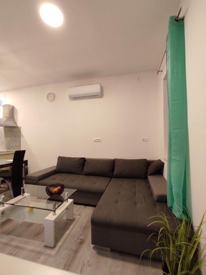 Apartment Ravnice Omiš Екстериор снимка